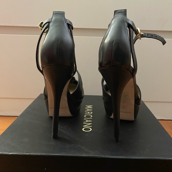 NWT Authentic Marciano Heels - Picture 2 of 11